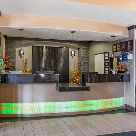 Best Western Plus Emerald Inn & Suites Garden City Eksteriør billede