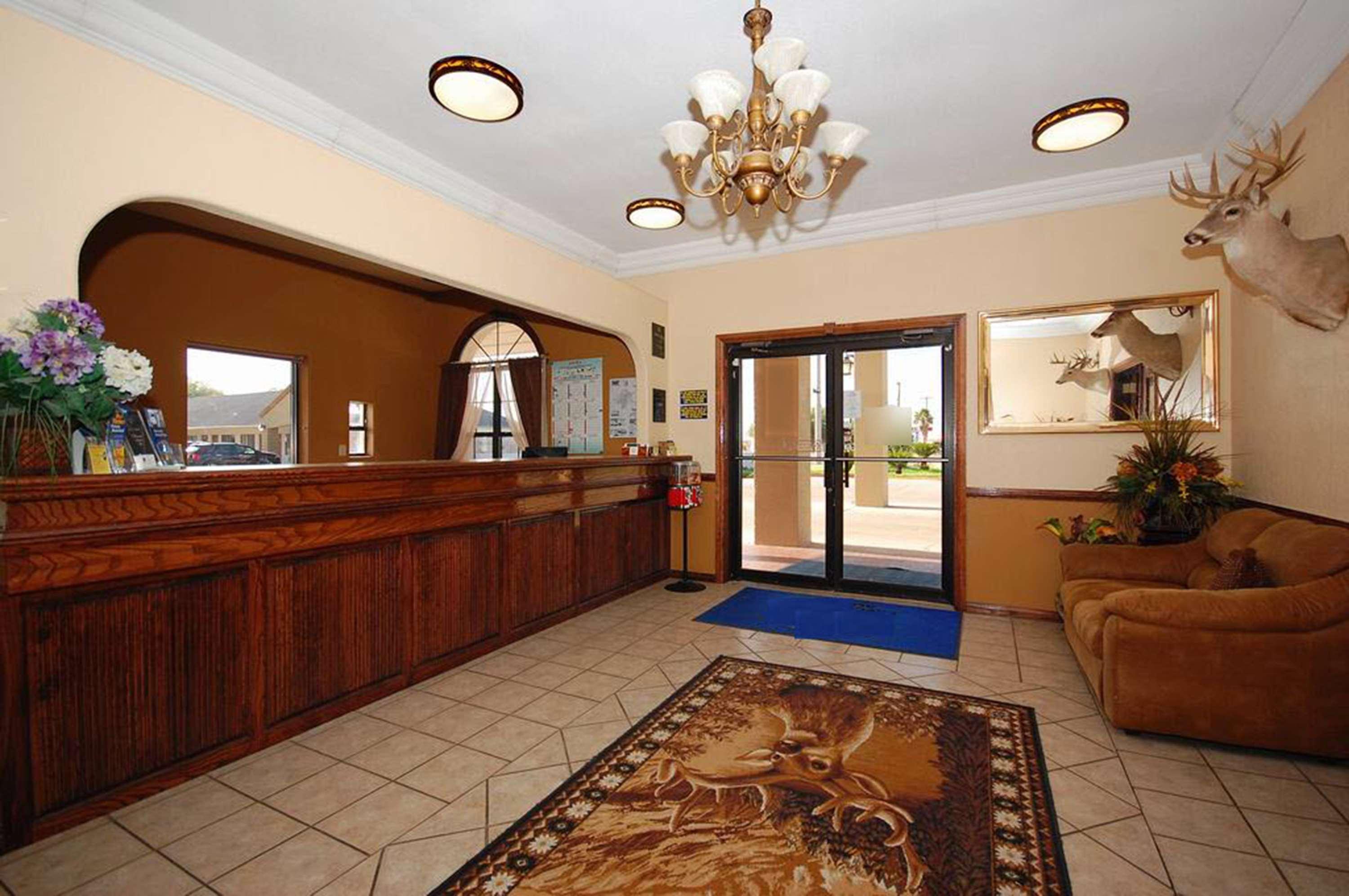 Best Western Plus Emerald Inn & Suites Garden City Eksteriør billede