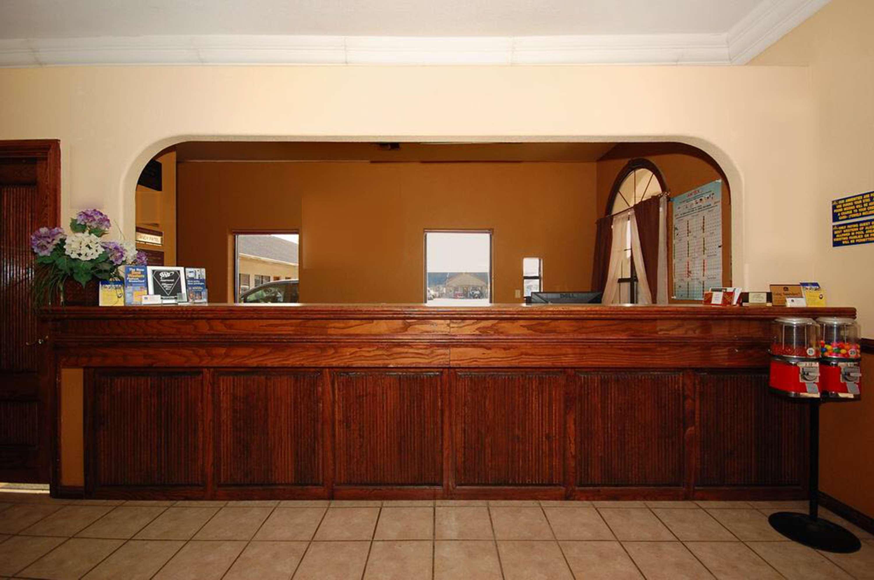 Best Western Plus Emerald Inn & Suites Garden City Eksteriør billede