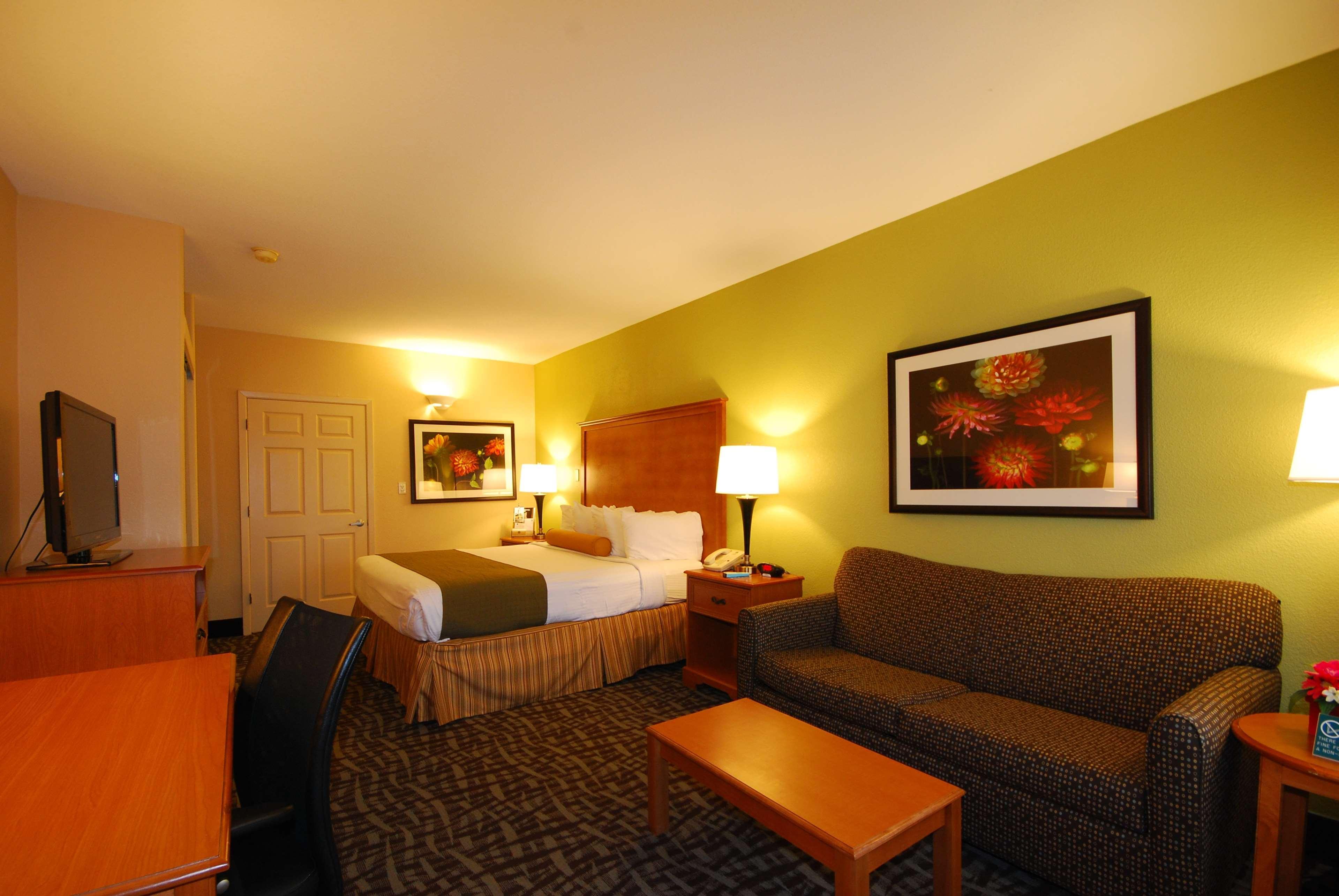 Best Western Plus Emerald Inn & Suites Garden City Eksteriør billede