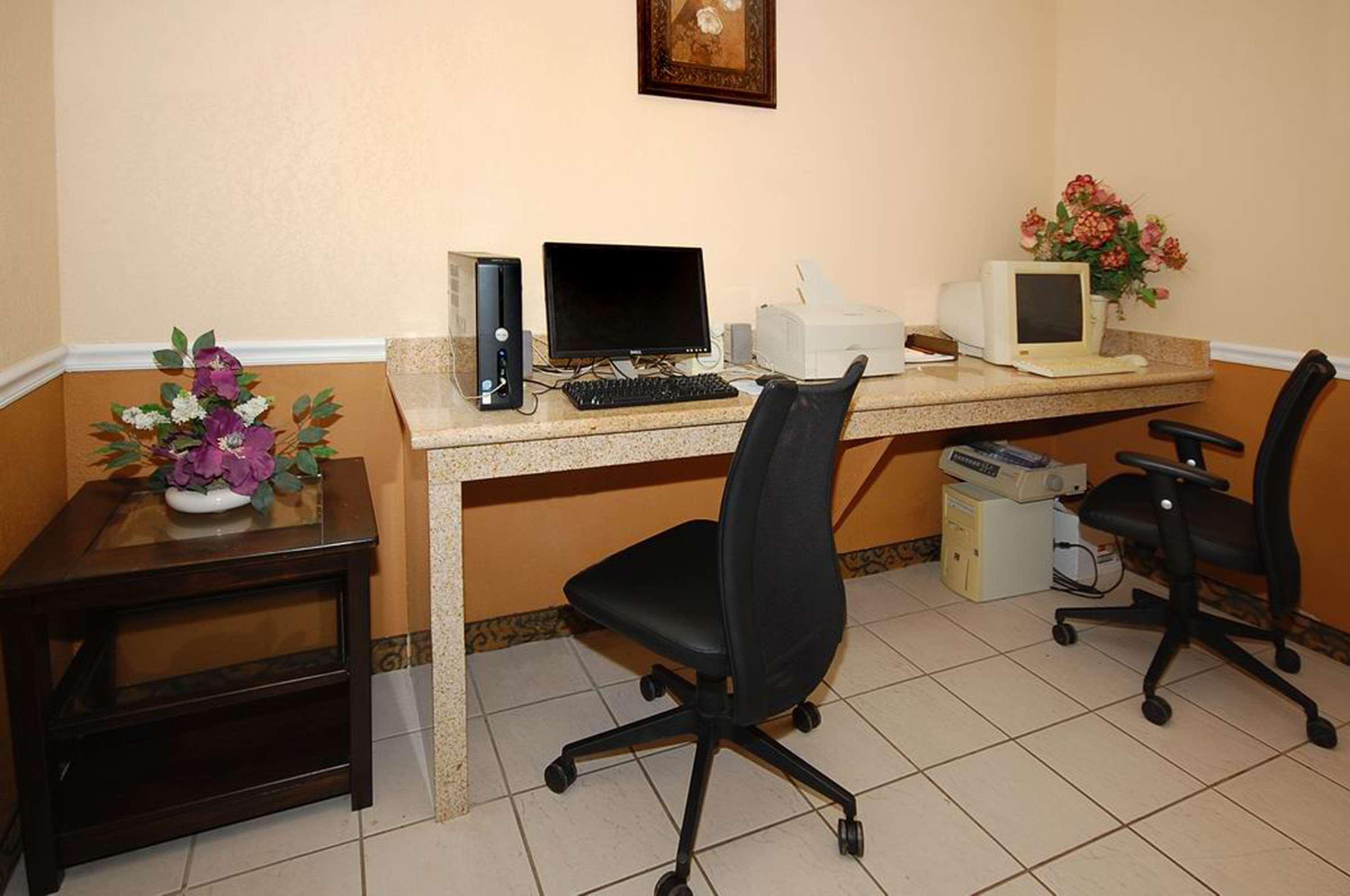 Best Western Plus Emerald Inn & Suites Garden City Eksteriør billede