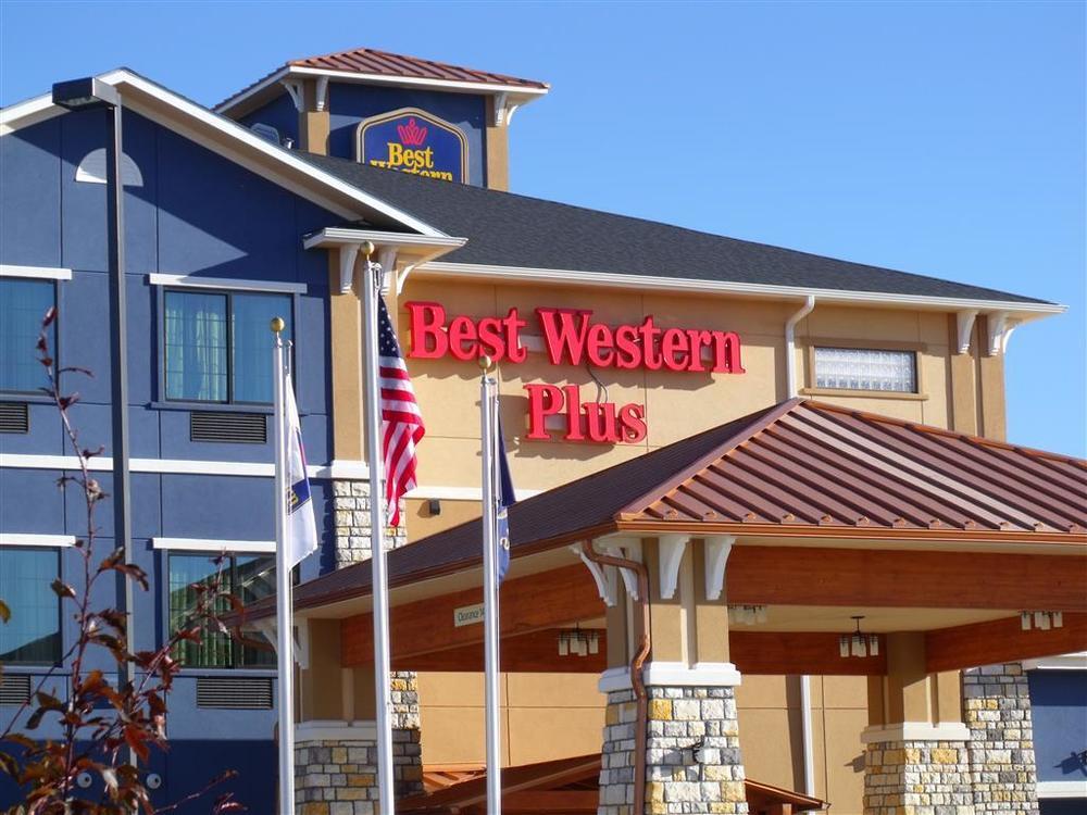 Best Western Plus Emerald Inn & Suites Garden City Eksteriør billede