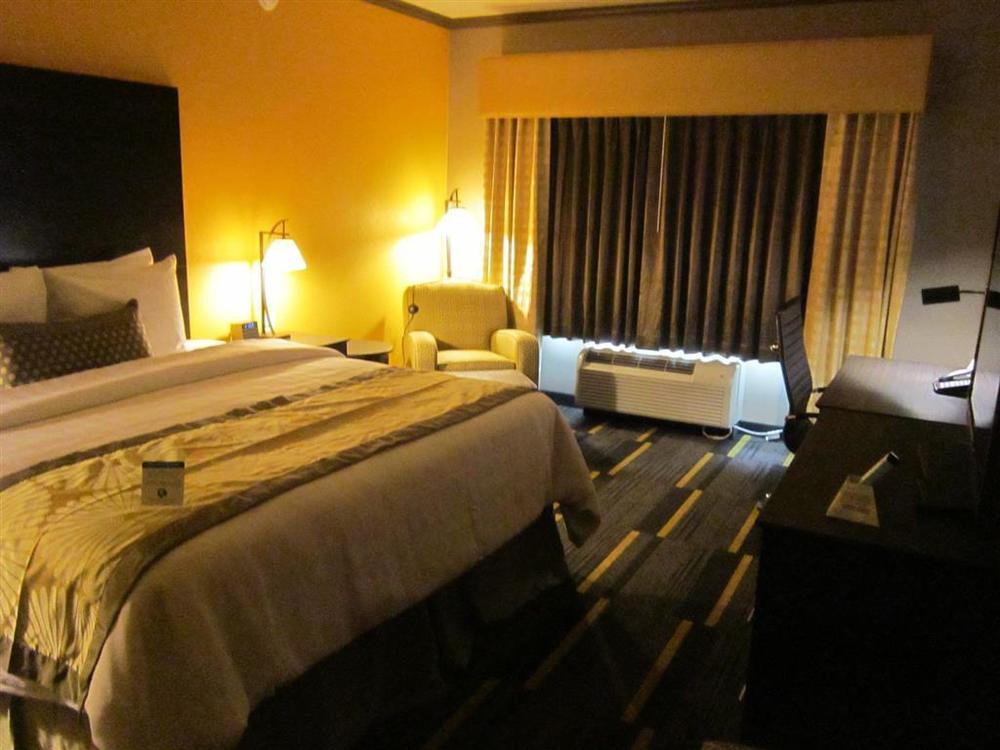 Best Western Plus Emerald Inn & Suites Garden City Værelse billede