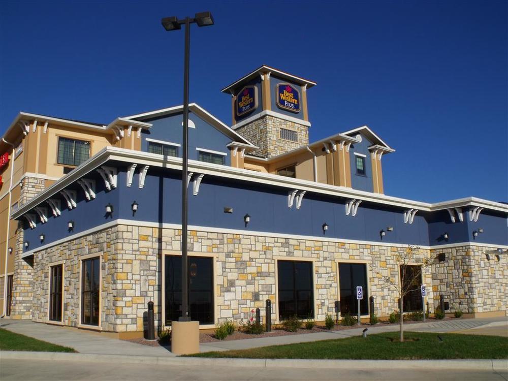 Best Western Plus Emerald Inn & Suites Garden City Eksteriør billede