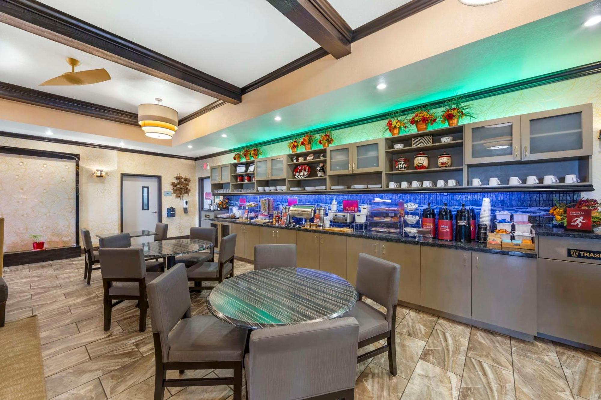 Best Western Plus Emerald Inn & Suites Garden City Eksteriør billede