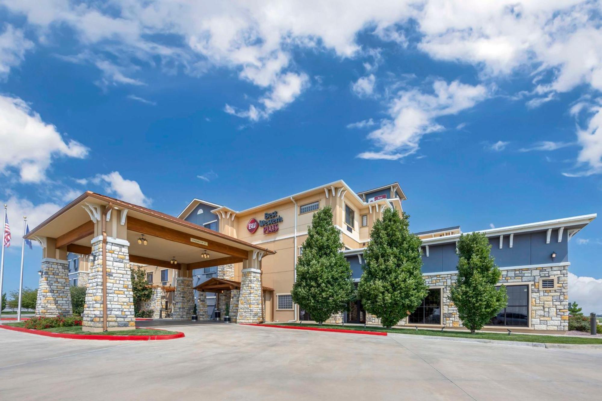 Best Western Plus Emerald Inn & Suites Garden City Eksteriør billede