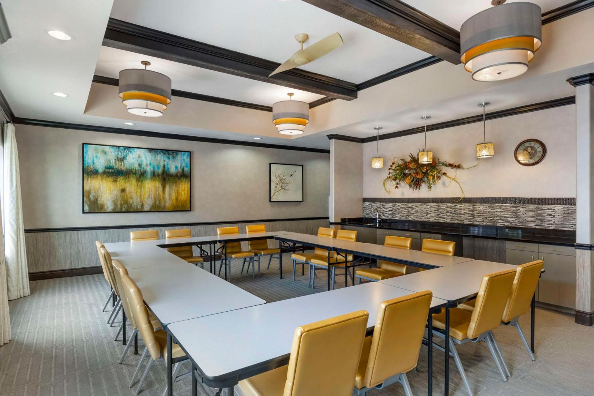 Best Western Plus Emerald Inn & Suites Garden City Eksteriør billede
