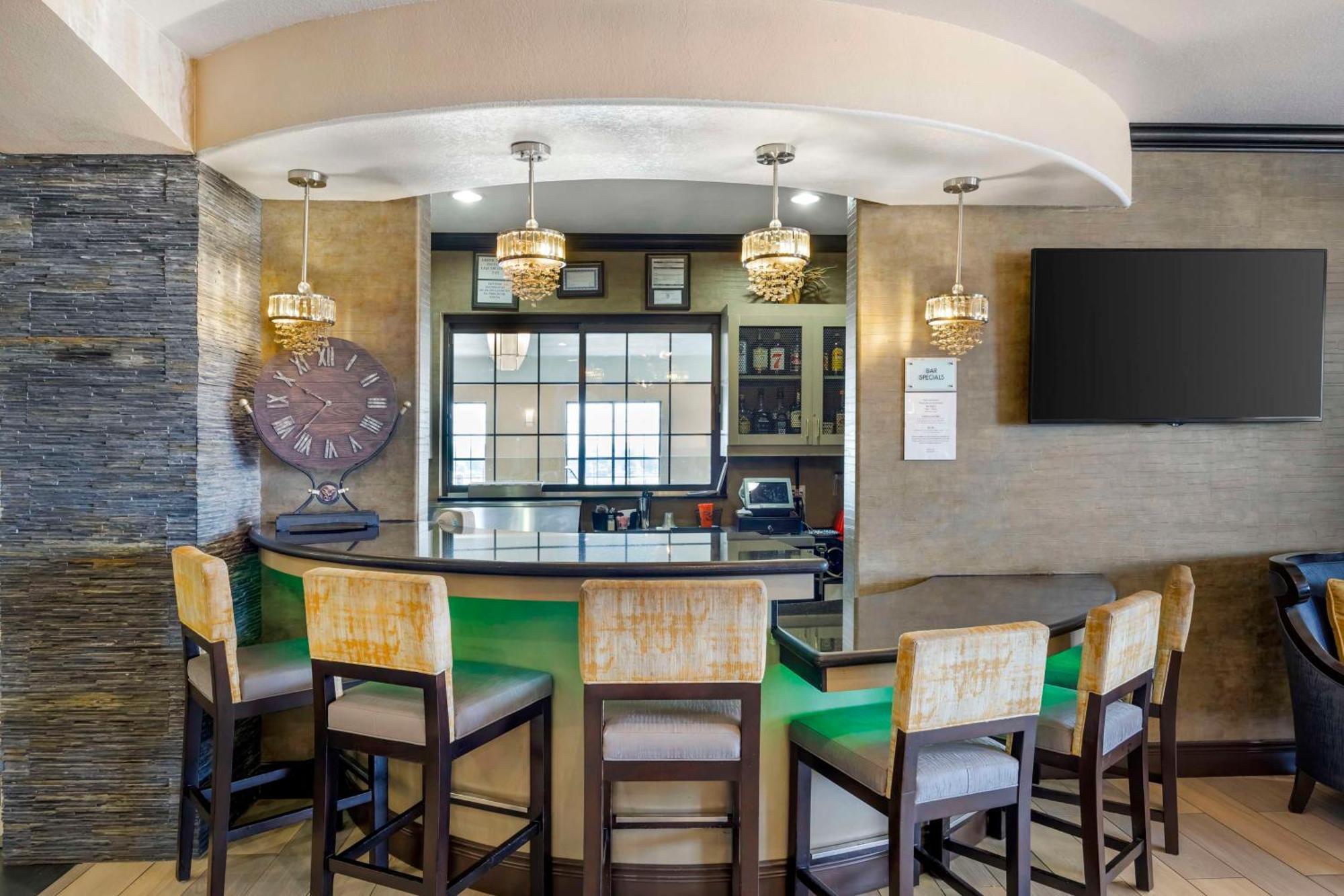Best Western Plus Emerald Inn & Suites Garden City Eksteriør billede