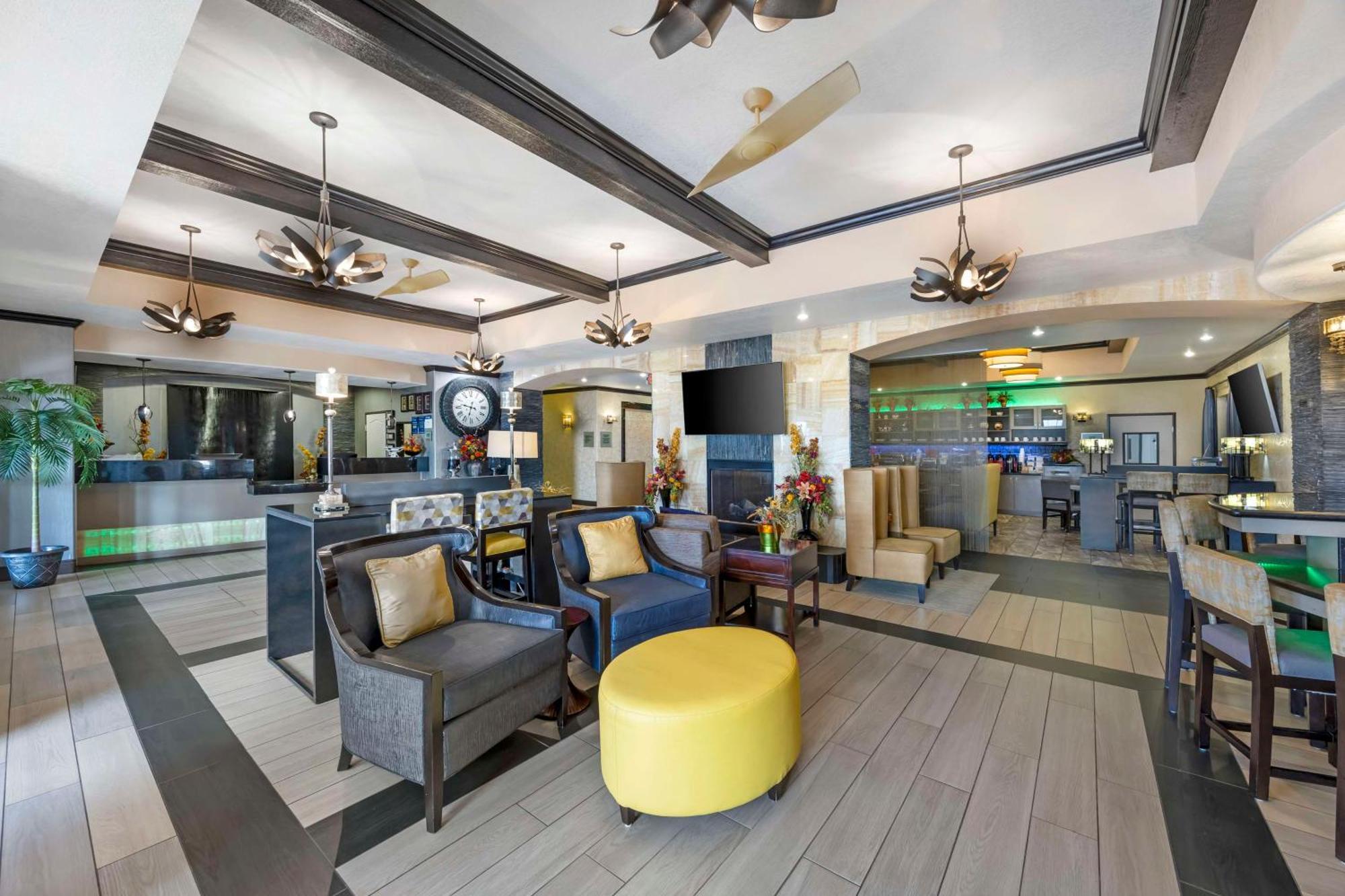Best Western Plus Emerald Inn & Suites Garden City Eksteriør billede