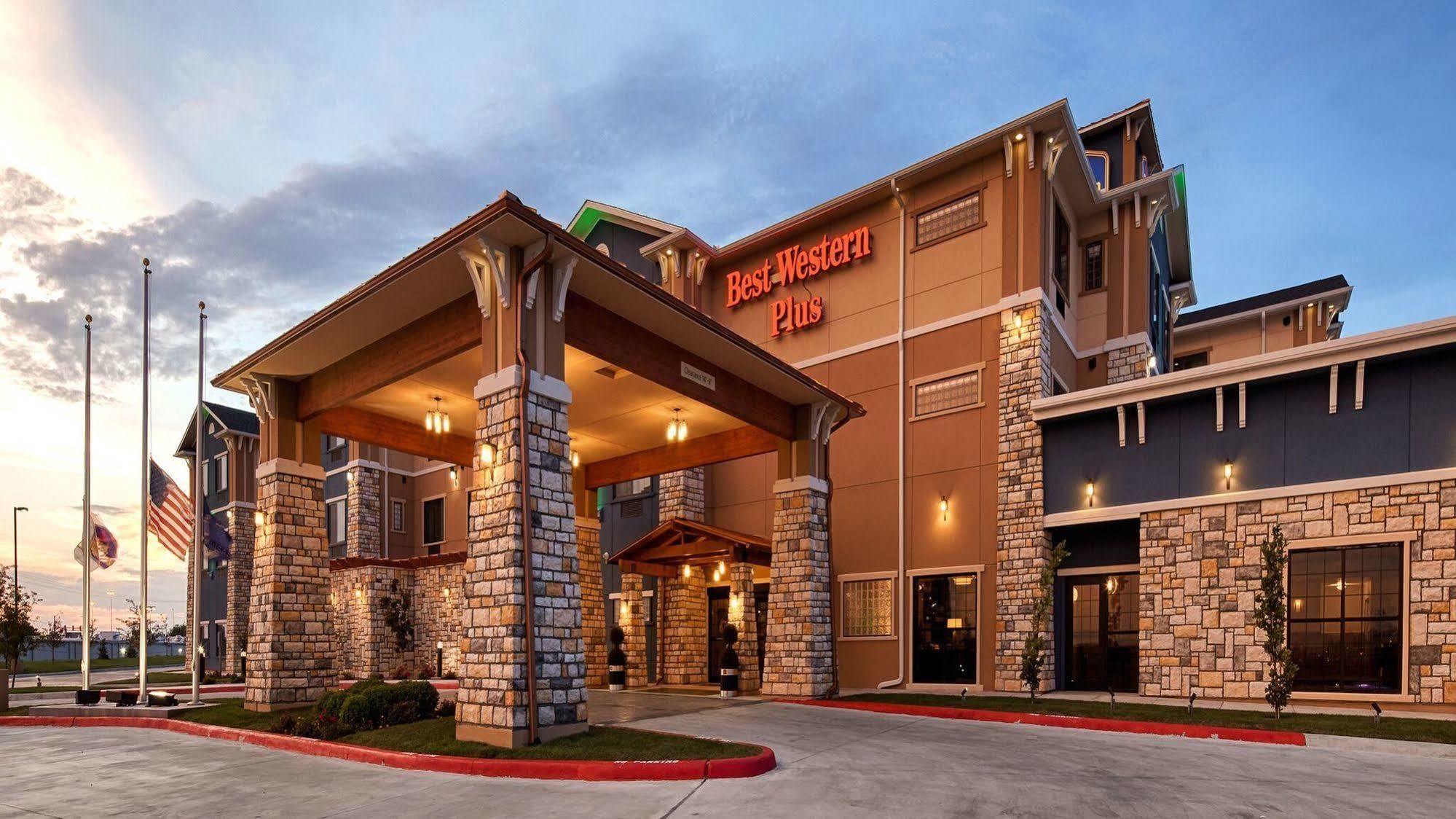 Best Western Plus Emerald Inn & Suites Garden City Eksteriør billede